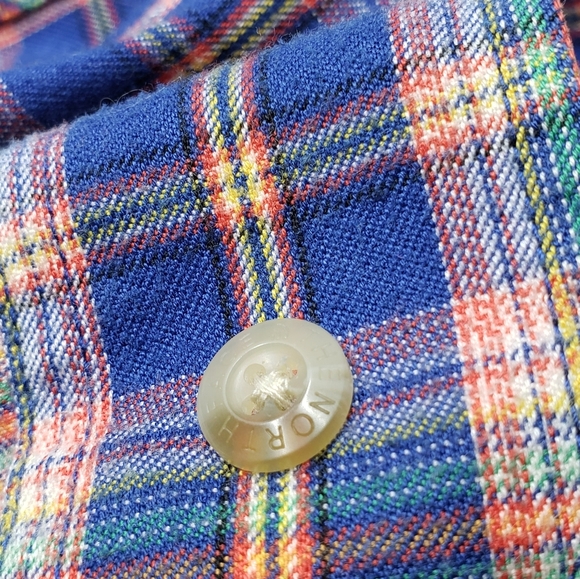 The North Face Woman's Plaid Button-Up Shirt Medium - Picture 7 of 14